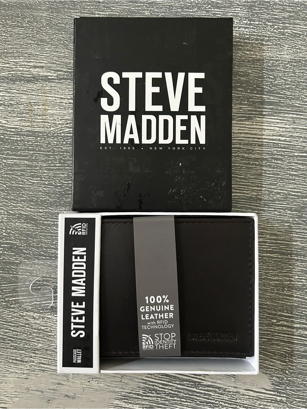 Steve Madden sleek bifold